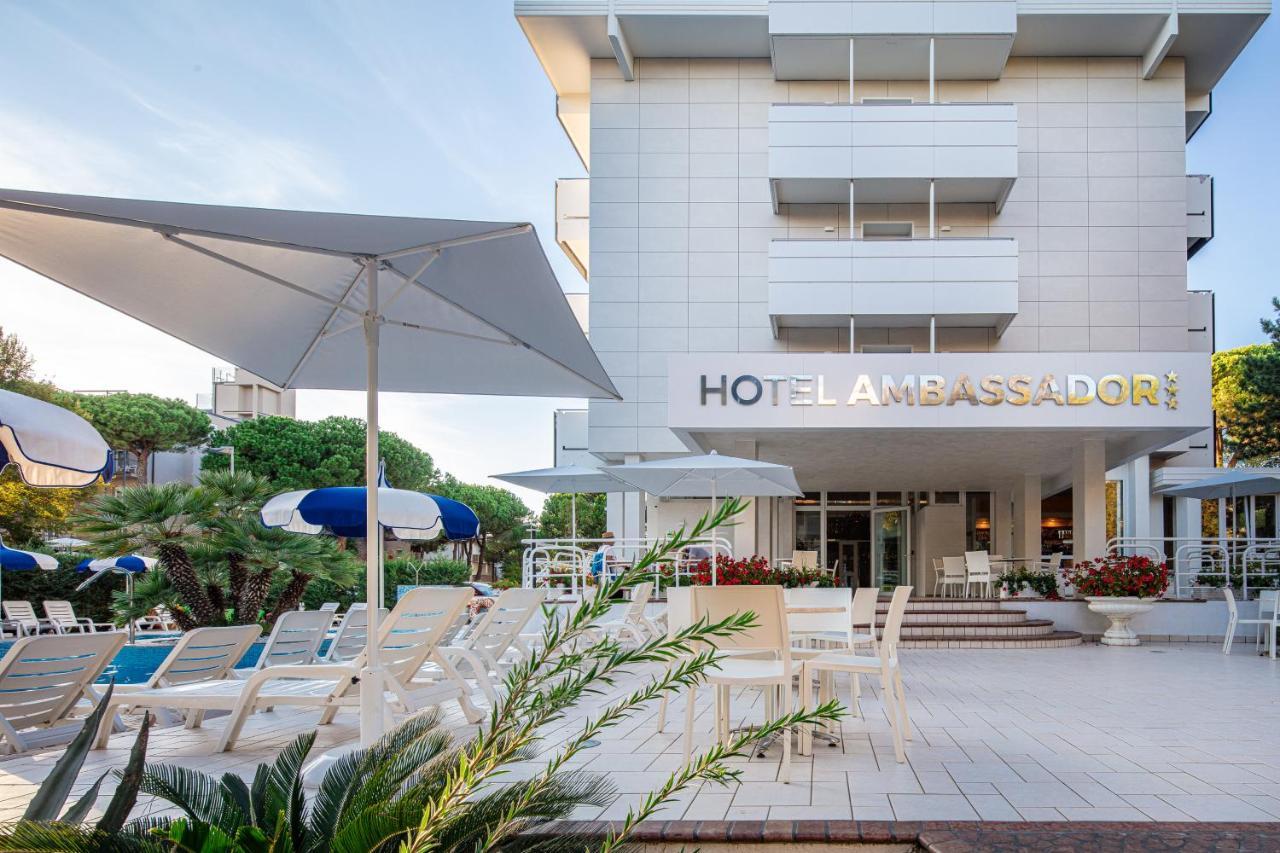 Hotel Ambassador Meuble Lignano Sabbiadoro Eksteriør bilde