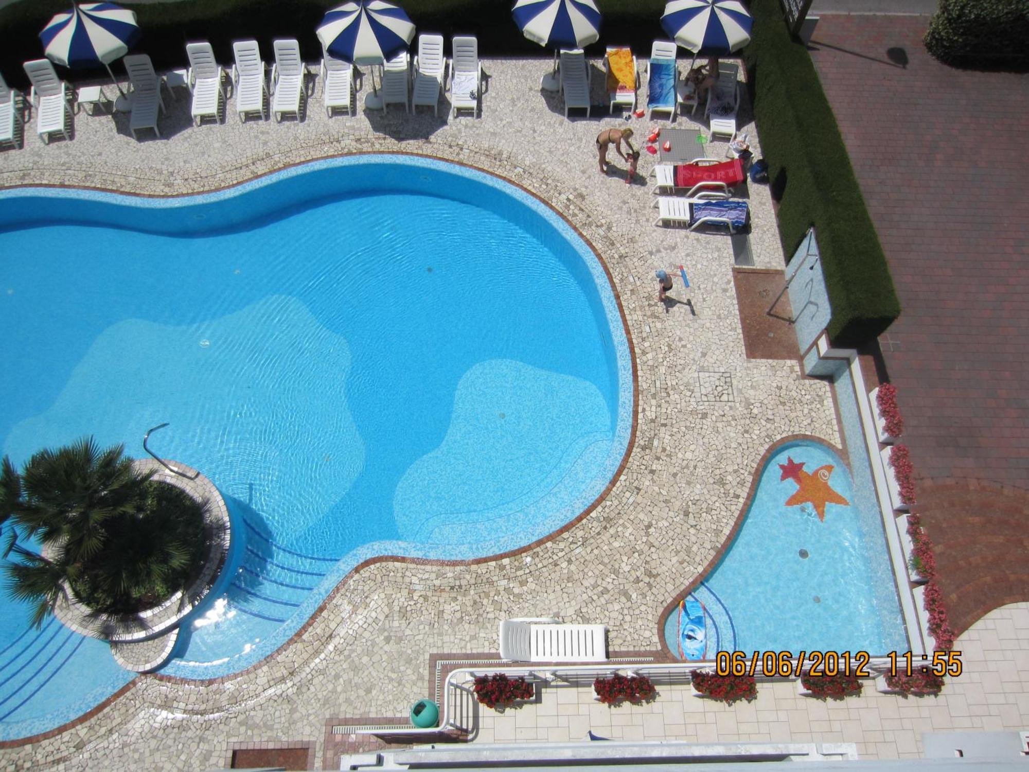 Hotel Ambassador Meuble Lignano Sabbiadoro Eksteriør bilde