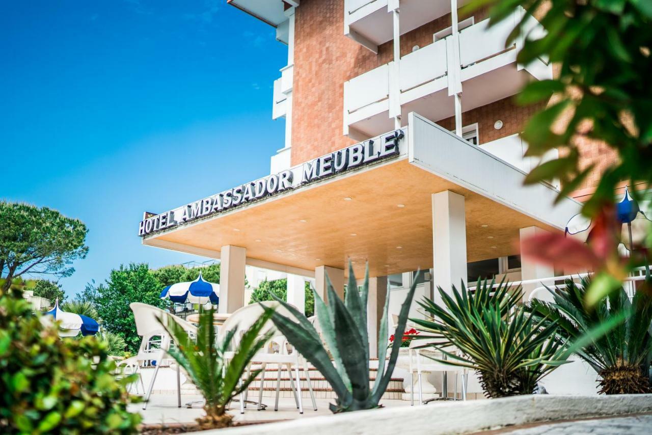 Hotel Ambassador Meuble Lignano Sabbiadoro Eksteriør bilde